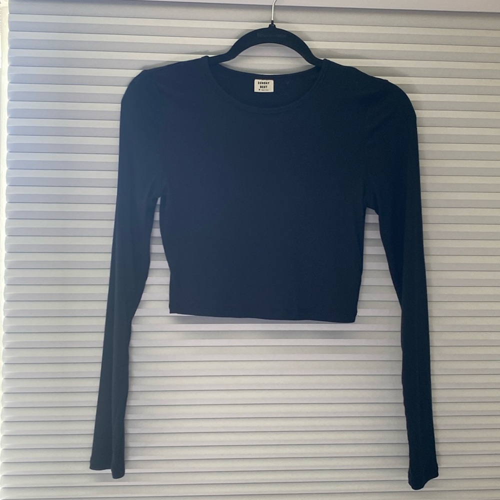 Aritzia Sunday Best cropped ribbed black long sleeve- size medium, worn once
